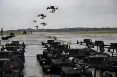 仿佛正在两个平行的世